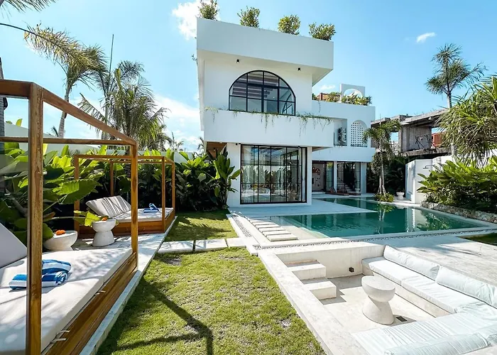 Villa Casa Petak 11 - Luxury Haven With Jacuzzi, Rooftop & Tropical Vibes In Pererenan