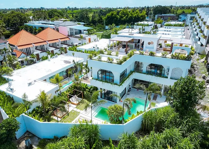 Villa Casa Petak 11 - Luxury Haven With Jacuzzi, Rooftop & Tropical Vibes In Pererenan *