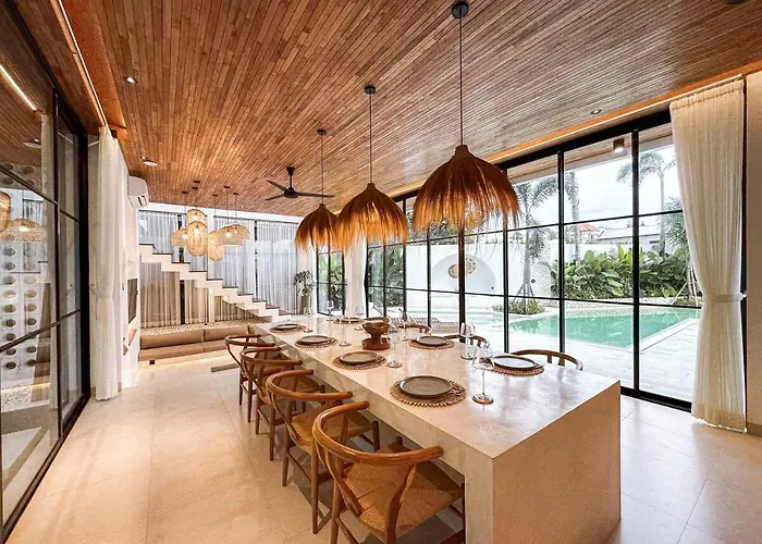 Villa Casa Petak 11 - Luxury Haven With Jacuzzi, Rooftop & Tropical Vibes In Pererenan Canggu