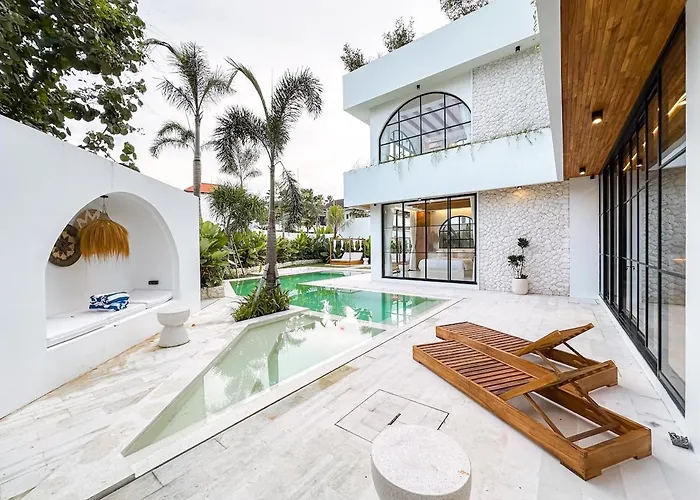 Casa Petak 11 - Luxury Haven With Jacuzzi, Rooftop & Tropical Vibes In Pererenan * Canggu