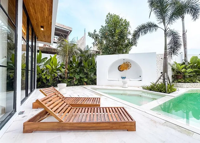 Villa Casa Petak 11 - Luxury Haven With Jacuzzi, Rooftop & Tropical Vibes In Pererenan *