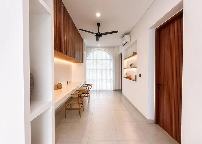 Casa Petak 11 - Luxury Haven With Jacuzzi, Rooftop & Tropical Vibes In Pererenan *
