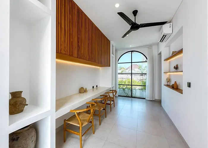 Villa Casa Petak 11 - Luxury Haven With Jacuzzi, Rooftop & Tropical Vibes In Pererenan