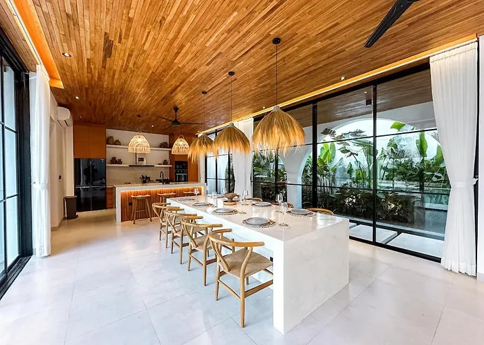 Villa Casa Petak 11 - Luxury Haven With Jacuzzi, Rooftop & Tropical Vibes In Pererenan Canggu