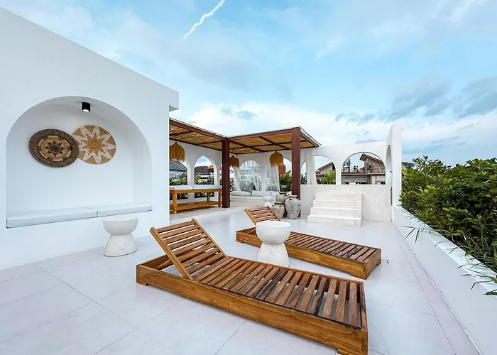 Villa Casa Petak 11 - Luxury Haven With Jacuzzi, Rooftop & Tropical Vibes In Pererenan *
