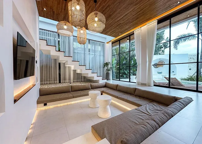 Villa Casa Petak 11 - Luxury Haven With Jacuzzi, Rooftop & Tropical Vibes In Pererenan *