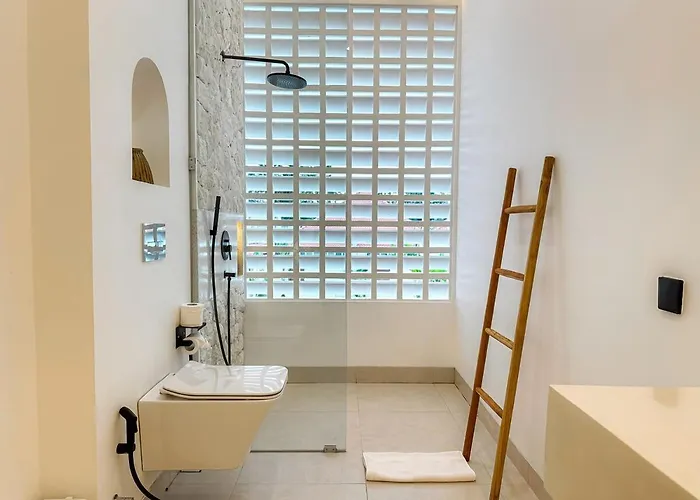 Villa Casa Petak 11 - Luxury Haven With Jacuzzi, Rooftop & Tropical Vibes In Pererenan Canggu