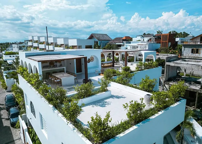 Casa Petak 11 - Luxury Haven With Jacuzzi, Rooftop & Tropical Vibes In Pererenan Villa Canggu