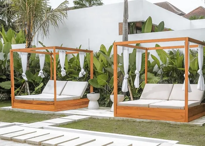 Villa Casa Petak 11 - Luxury Haven With Jacuzzi, Rooftop & Tropical Vibes In Pererenan *